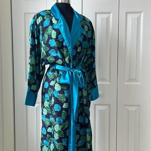 VTG VS Bathrobe
